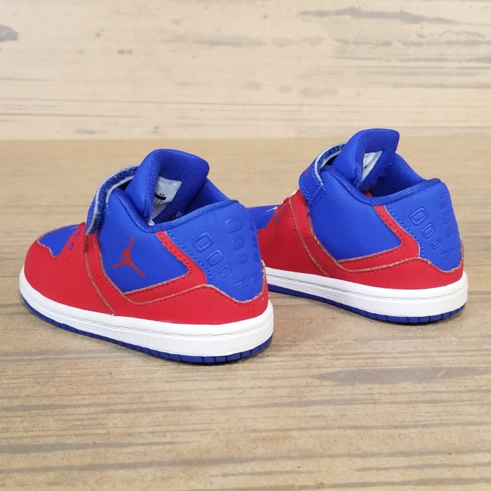 ***SOLD***Nike Jordan Sneakers Kids Size 6C - Picture 4 of 8